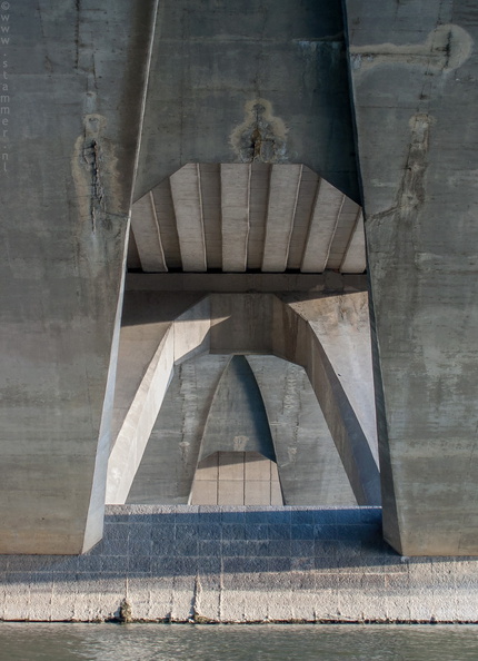 0732_Puente_Santiago_Zaragoza_Spain.jpg