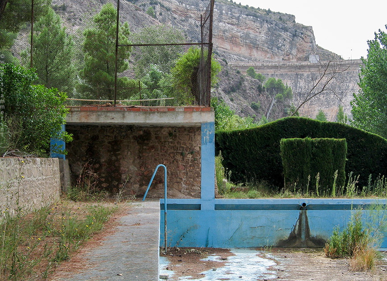 2760_Embalse_de_Cueva_Foradada_Alcaine_Teruel_Spain.jpg