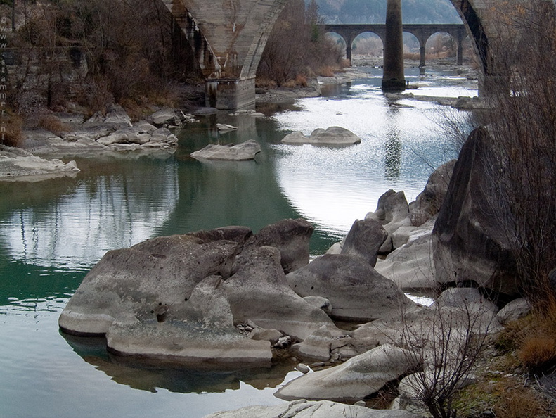 3714_Presa_de_la_Pena_Huesca_Spain.jpg